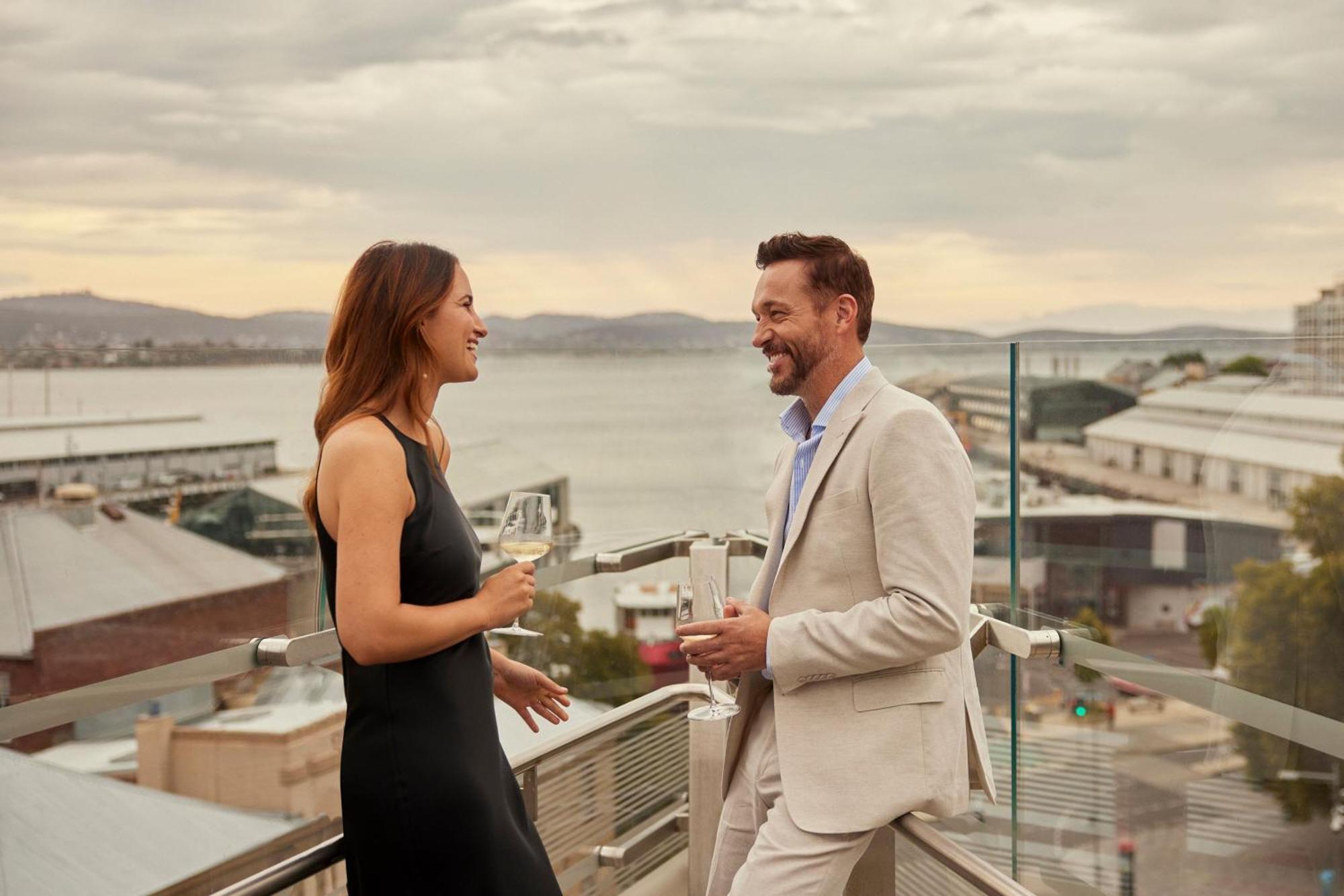 The Tasman, A Luxury Collection Hotel, Hobart Esterno foto The rooftop bar at the Crowne Plaza Hotel